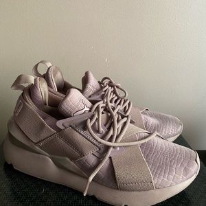 8.5 Dusty Pink Puma Sneakers